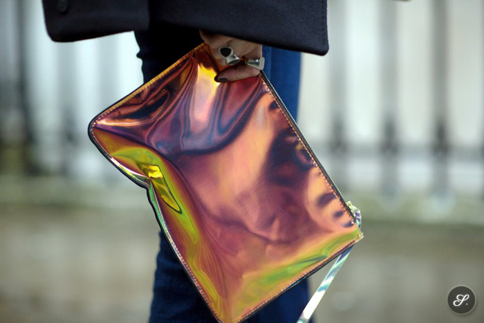 Hologram clutch | THEFASHIONGUITAR