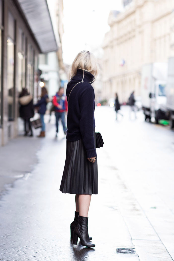 Pleated midi-skirt | THEFASHIONGUITAR