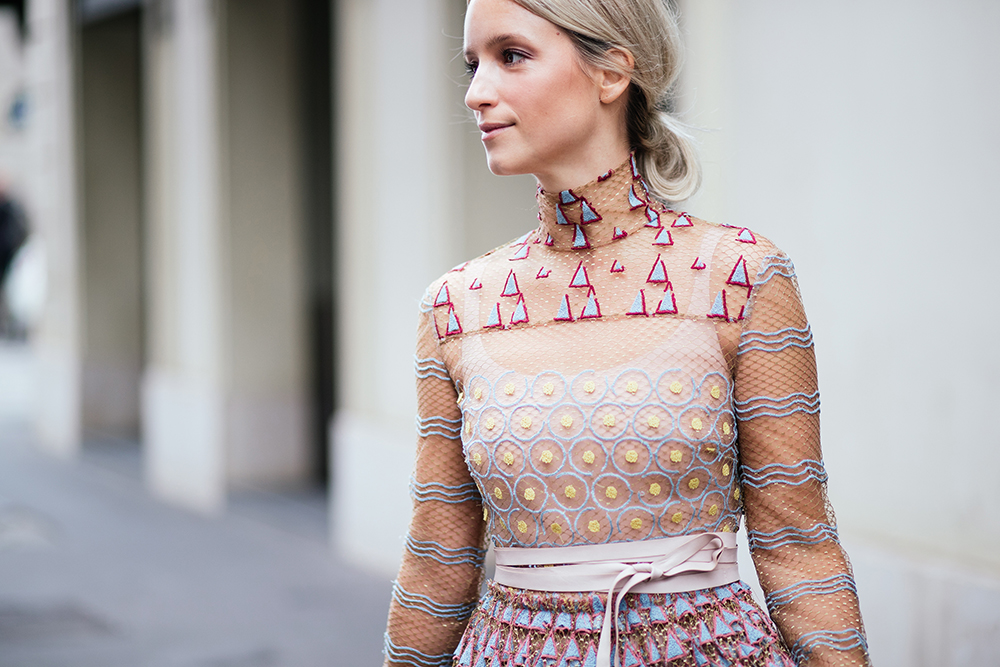 Charlotte Groeneveld The fashion guitar in Valentino AW16