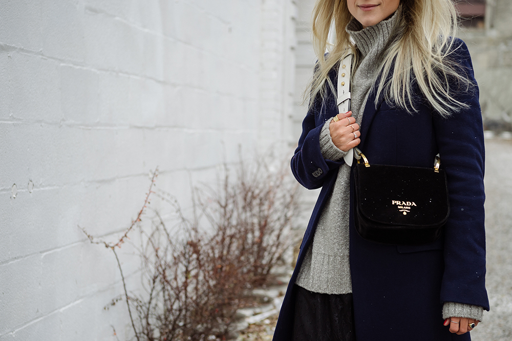 Prada bag velvet black Thefashionguitar Charlotte Groeneveld