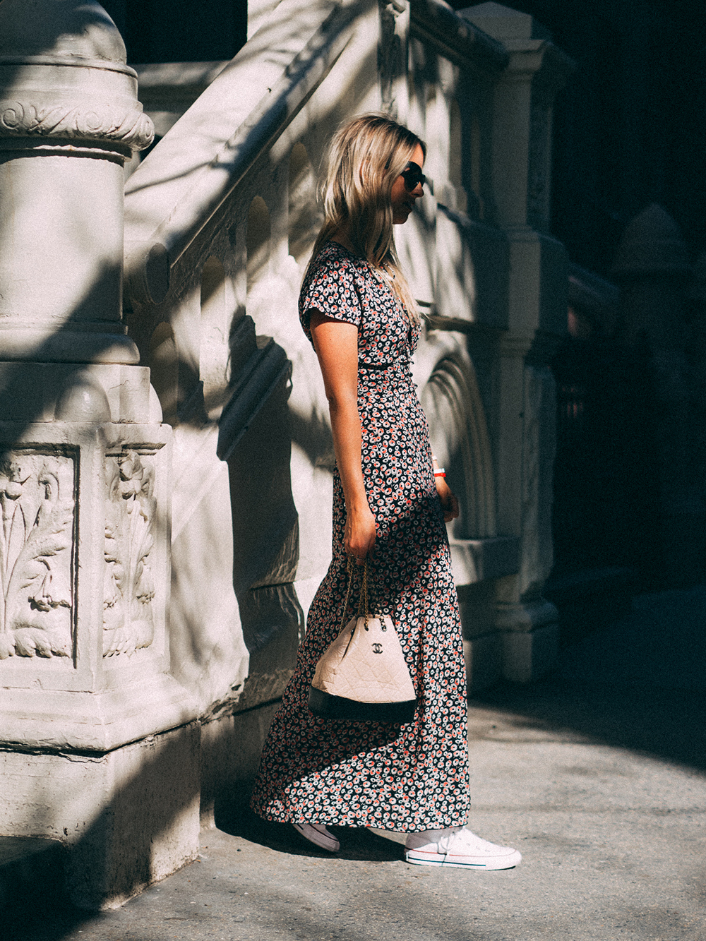 Charlotte Groeneveld Thefashionguitar in Tomas Maier and Chanel Gabrielle bag