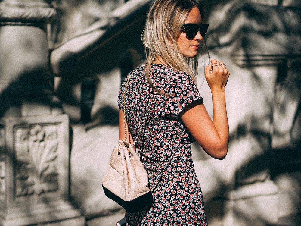 Charlotte Groeneveld Thefashionguitar in Tomas Maier and Chanel Gabrielle bag