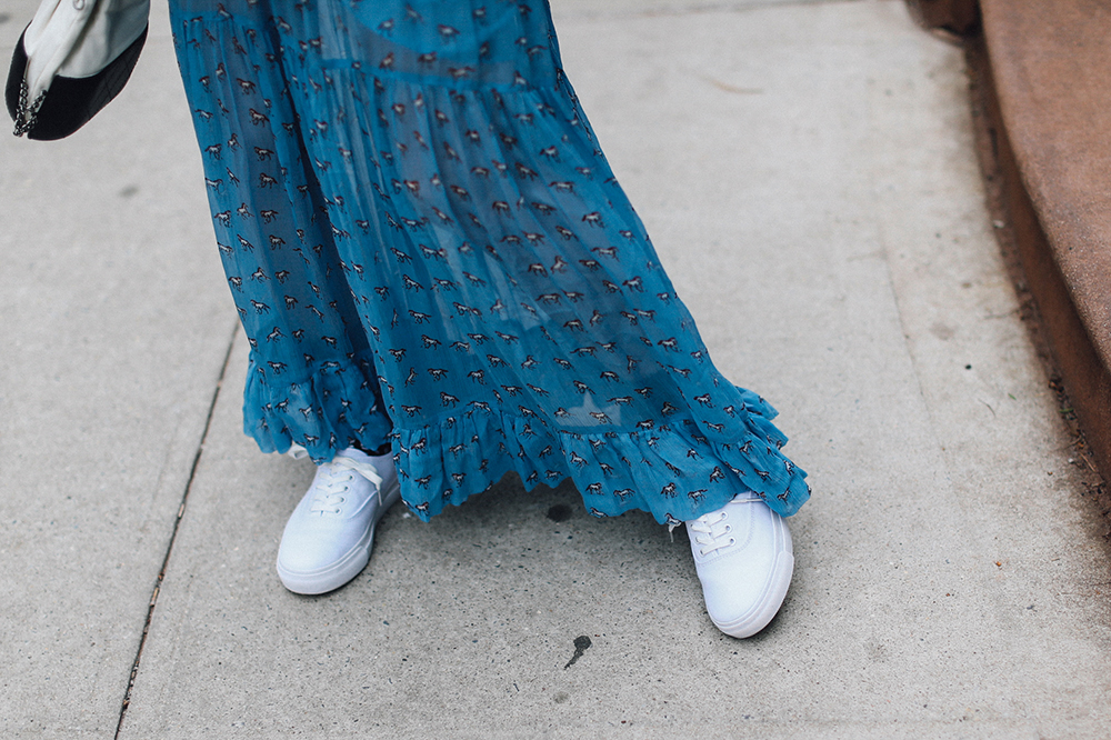 Charlotte Groeneveld Thefashionguitar in Mix No. 6 sneakers via DSW and Baum und Pferdgarten dress