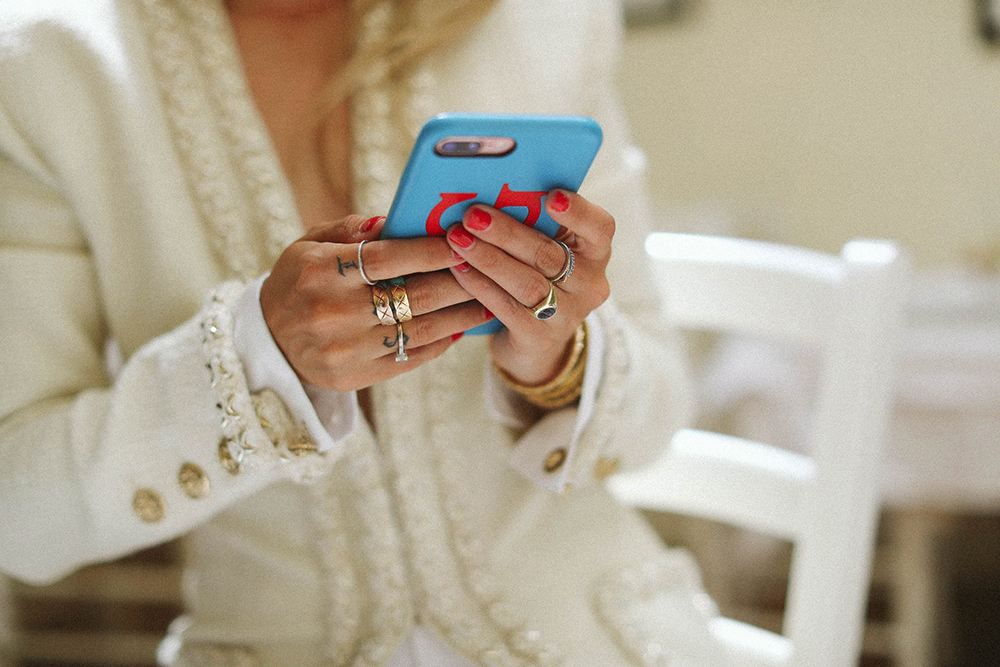 Charlotte Groeneveld from Thefashionguitar at brunch in Paris wearing Chanel Coco Crush Jewelry