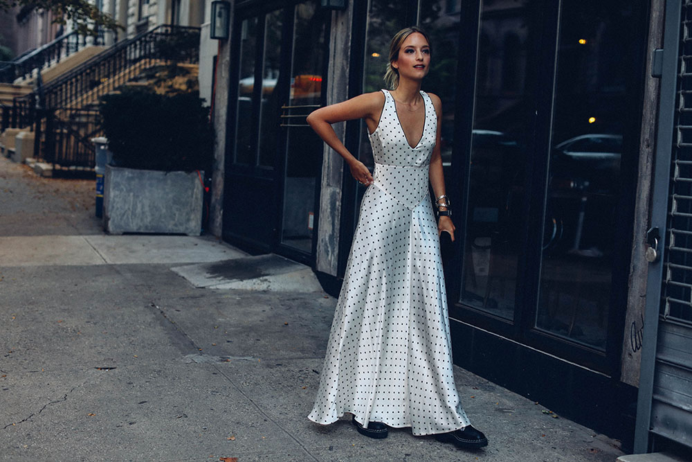 Summer-white and the Ganni polka-dot dress by Charlotte Groeneveld Thefashionguitar