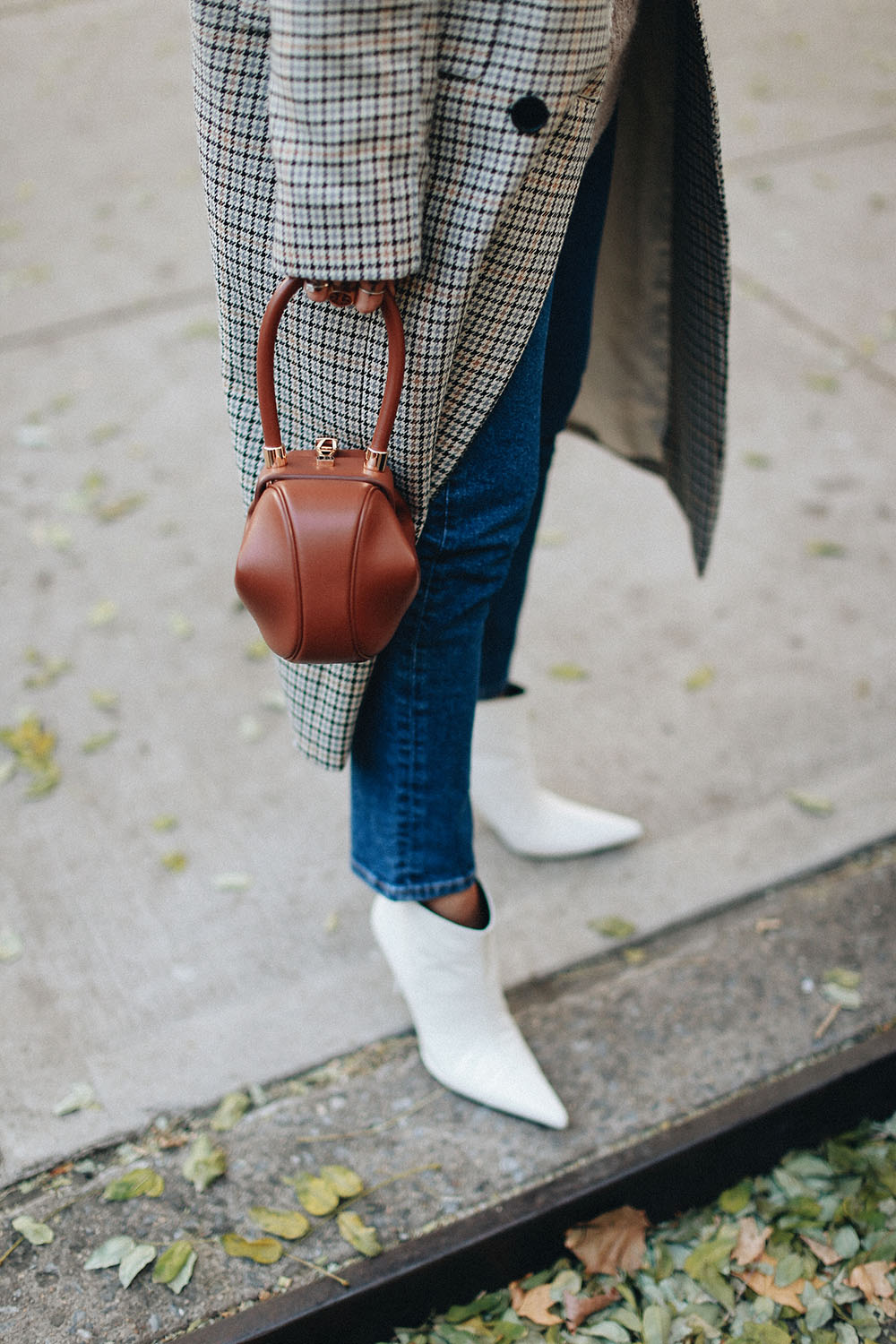 Charlotte Groeneveld from Thefashionguitar wearing Celine